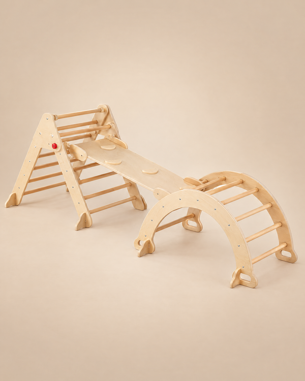 Triangle de Pikler, rampe réversible et arche d'escalade en bois